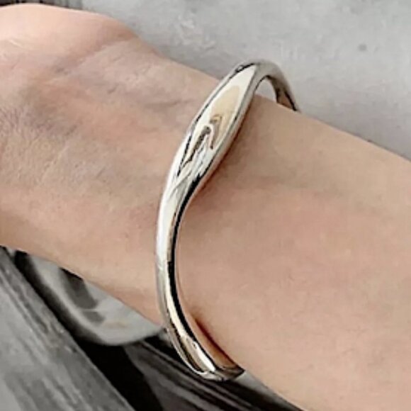 STERLING SILVER IRREGULAR BANGLE BRACELET - Picture 8 of 9